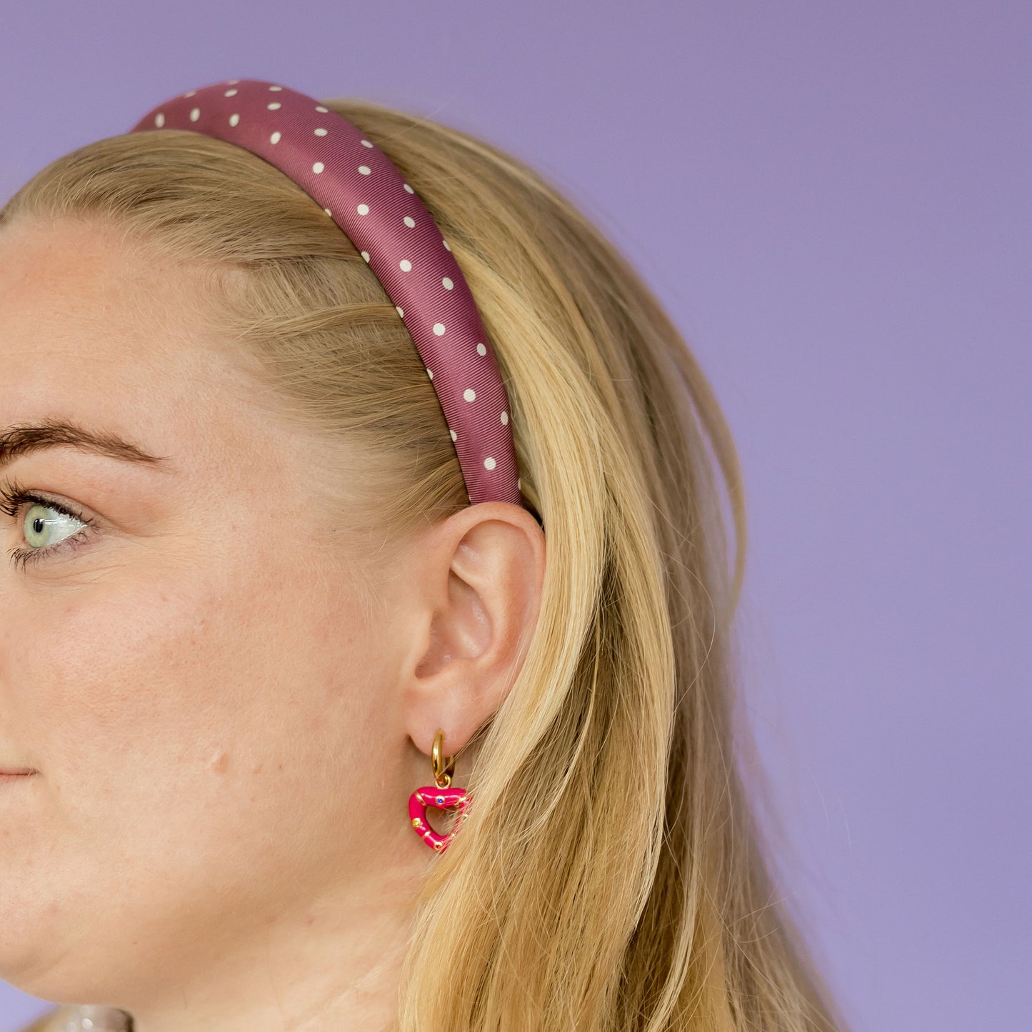 Attacher des points de pneu à cheveux