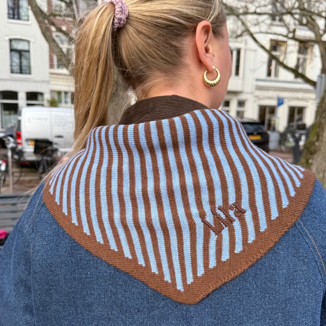 Écharpe triangulaire bleue & Rayure marron - Petit