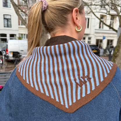 Écharpe triangulaire bleue & Rayure marron - Petit